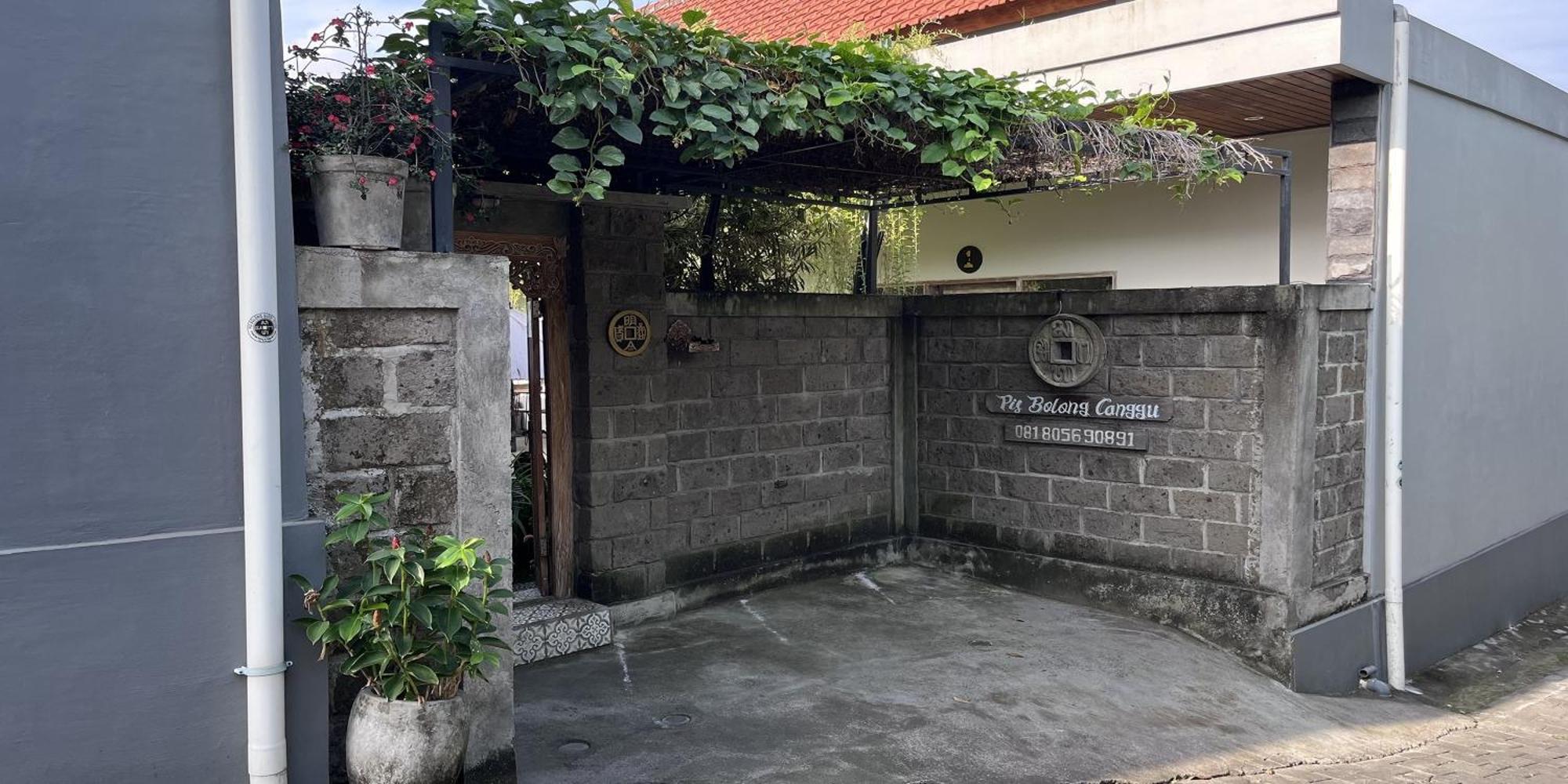 Pis Bolong Canggu Экстерьер фото